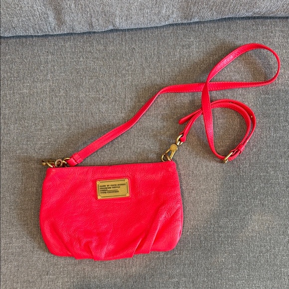 Marc Jacobs Pink Crossbody Bag with Gold Accents - Picture 1 of 6